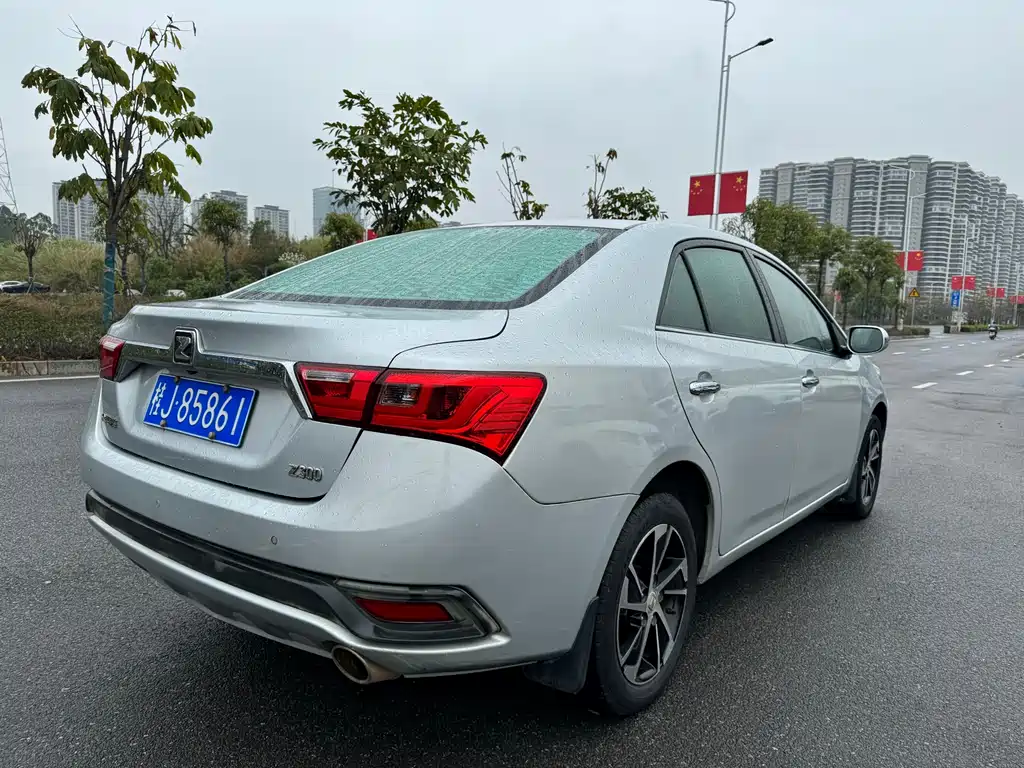 Zotye Z300 众泰Z300 2014款 1.5 L 都市版手动豪华型