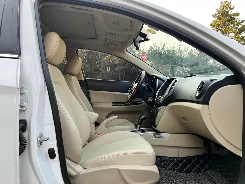 Eado 1.6 L Auto Luxury