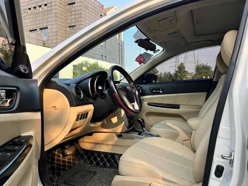 Eado 1.6 L Auto Luxury