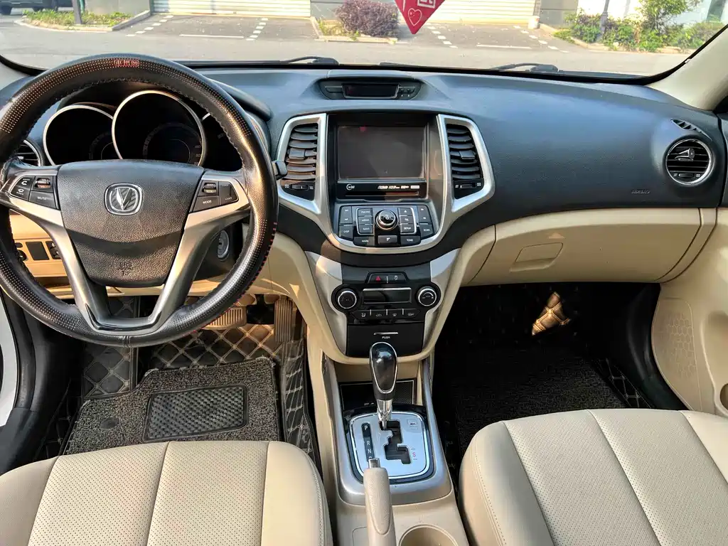 Eado 1.6 L Auto Luxury