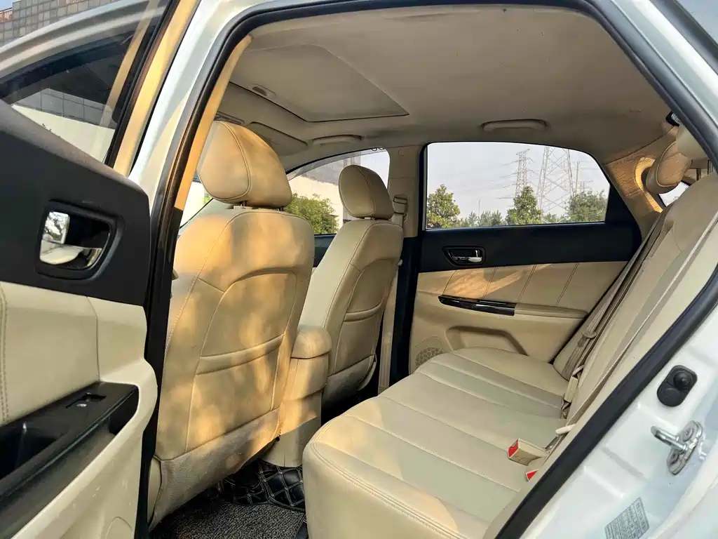 Eado 1.6 L Auto Luxury