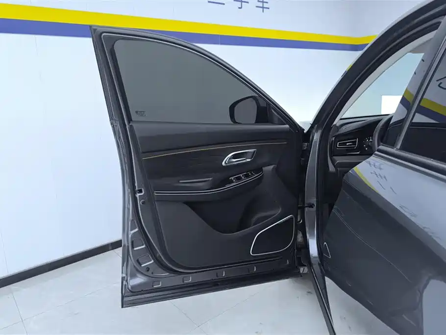 Changan Oshan X7 PLUS Smooth Enjoyment 1.5 T Auto Smart Enjoyment 7-seat