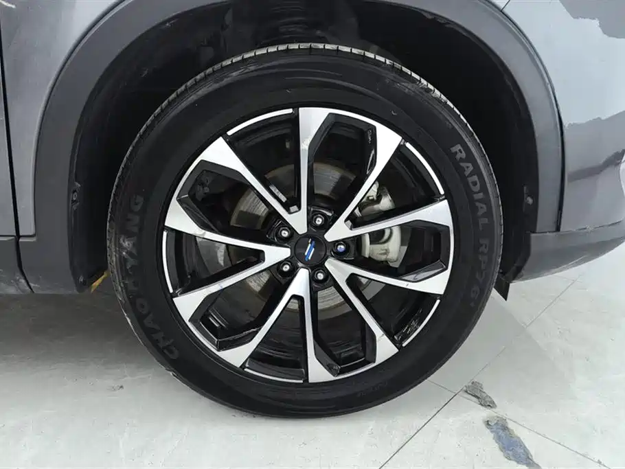 Changan Oshan X7 PLUS Smooth Enjoyment 1.5 T Auto Smart Enjoyment 7-seat