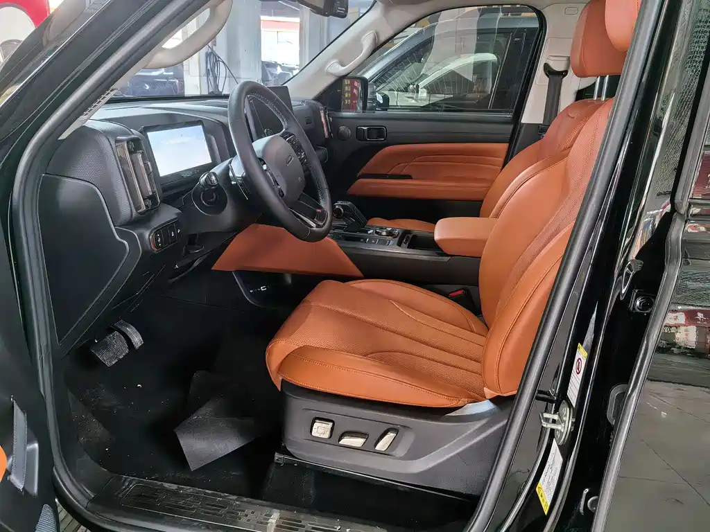 Haval H9 2.0 T Gasoline 4 WD Extreme Realm