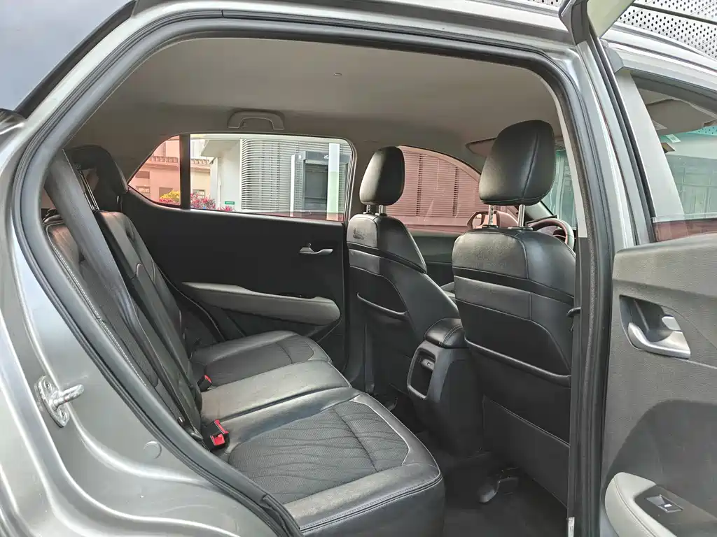 Baojun 510 1.5 L Auto Anniversary Special Edition CN-V