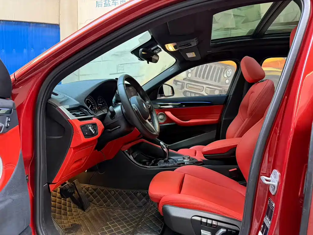 BMW X2 sDrive25 i Leading M Sport Package