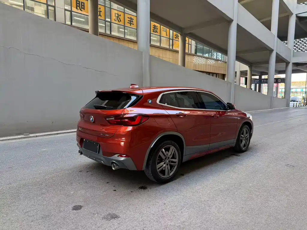 BMW X2 sDrive25 i Leading M Sport Package