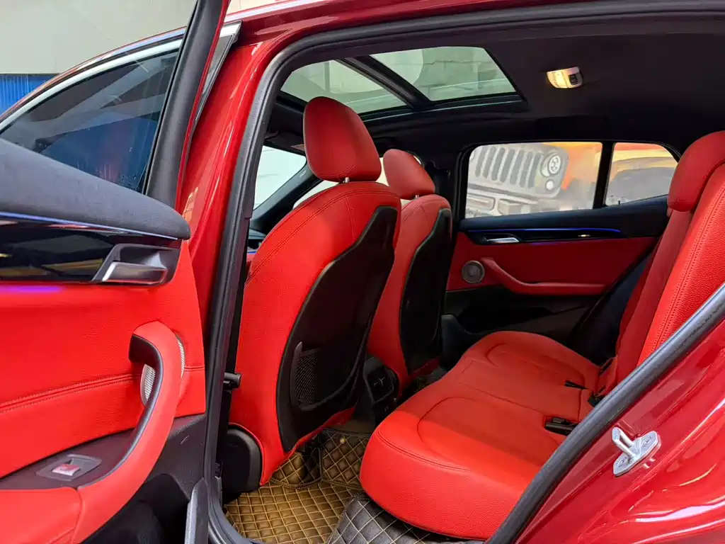 BMW X2 sDrive25 i Leading M Sport Package