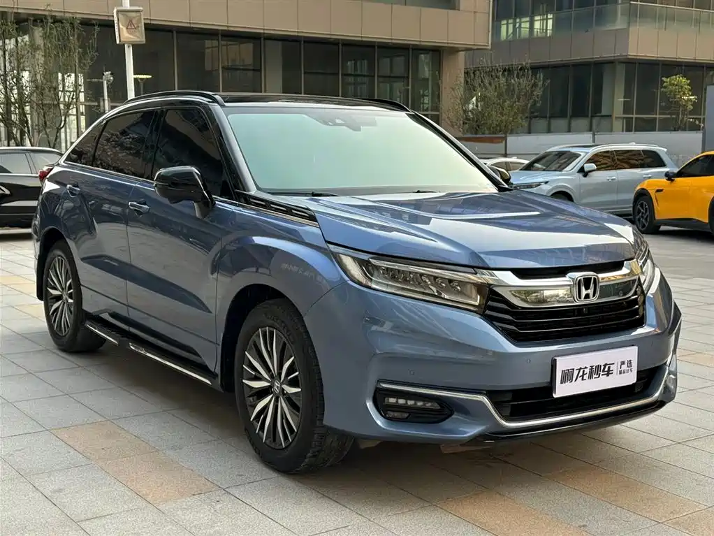 Avancier 370 TURBO 4 WD Supreme Two-tone