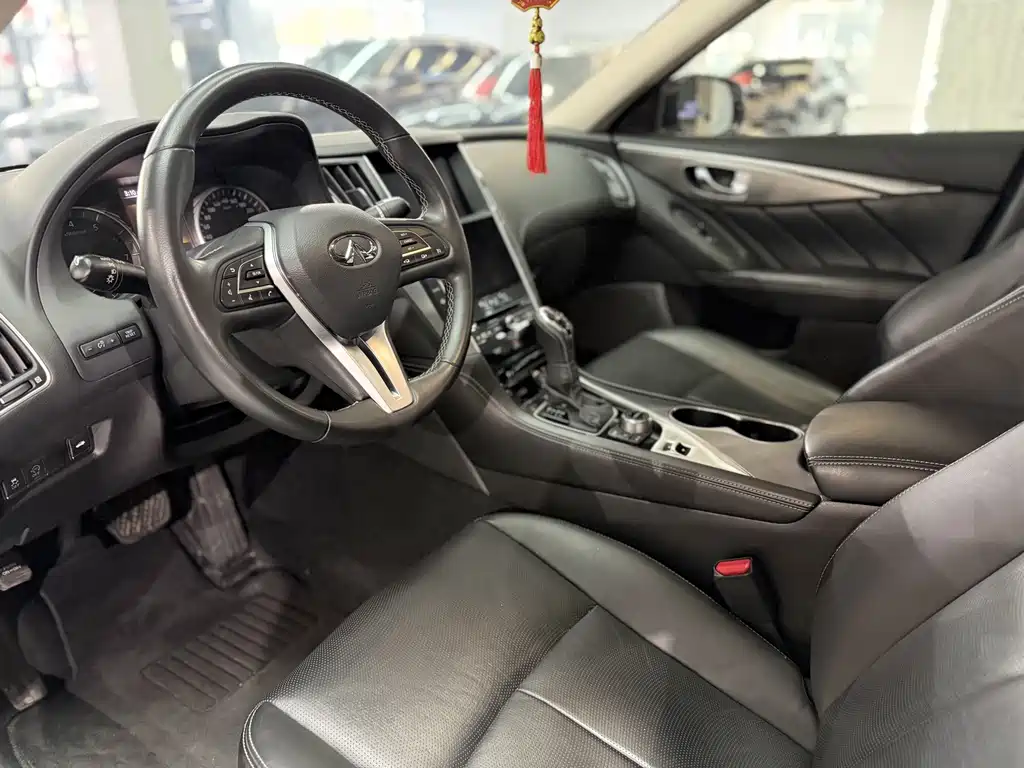 Infiniti Q50 L 2.0 T Comfort Enjoyment