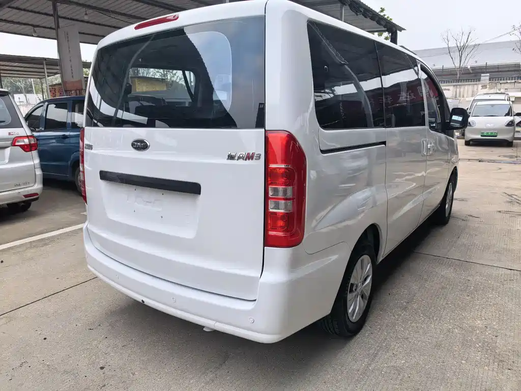 Refine M3 Maker 1.8 L Luxury