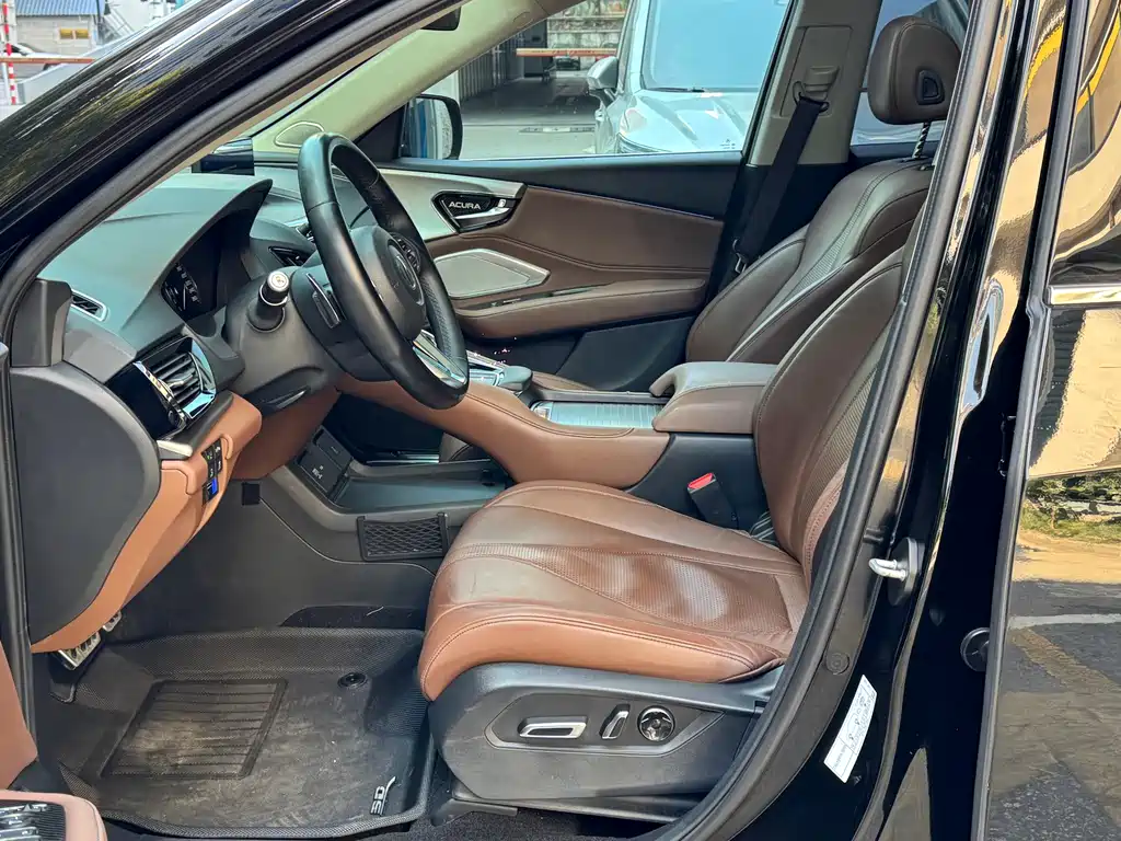 Acura RDX 2.0 T Premium CN-V