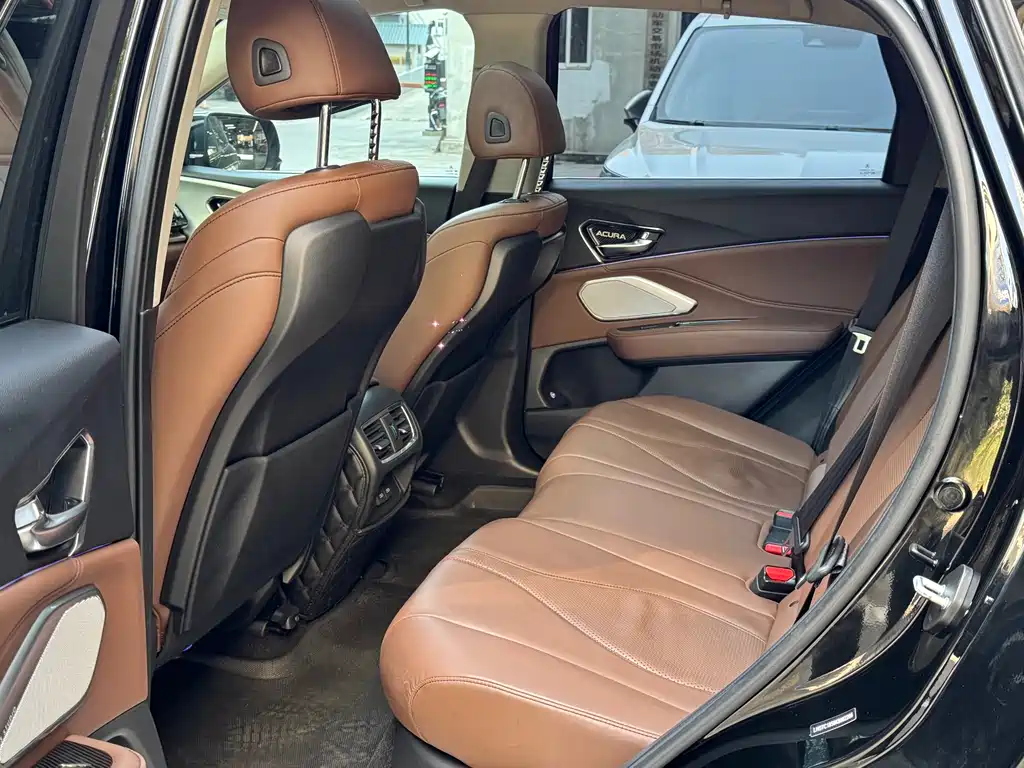 Acura RDX 2.0 T Premium CN-V