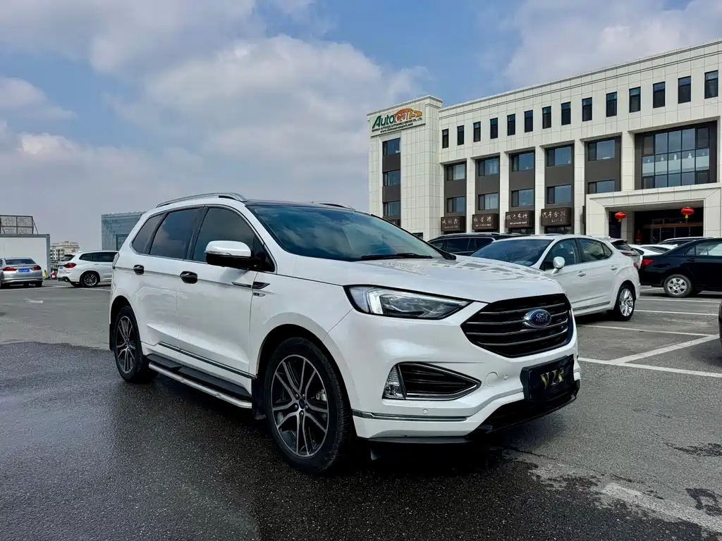 Edge EcoBoost 245 2 WD Grand Sharp 7-seat