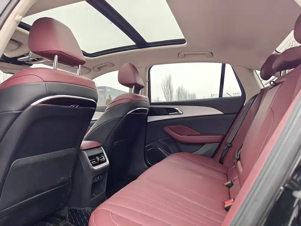 Hongqi H5 1.5 T DCT Shadow