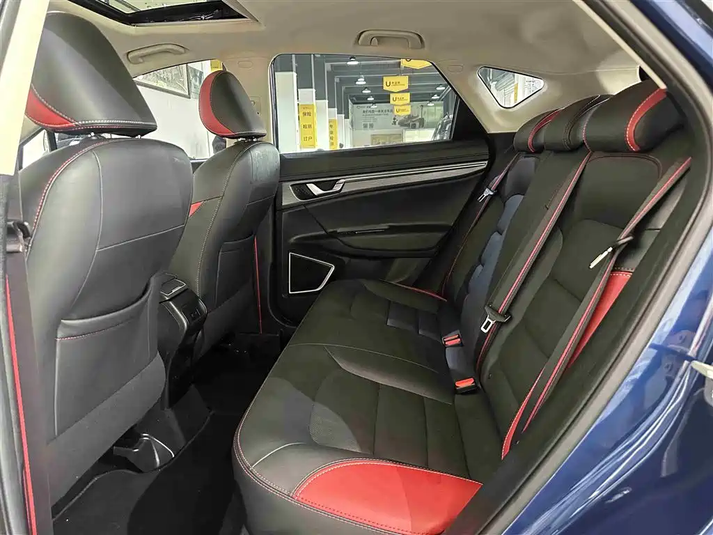 Emgrand GS 1.4 T CVT Elegant
