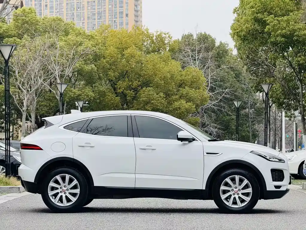 Jaguar E-PACE P200 CN-V