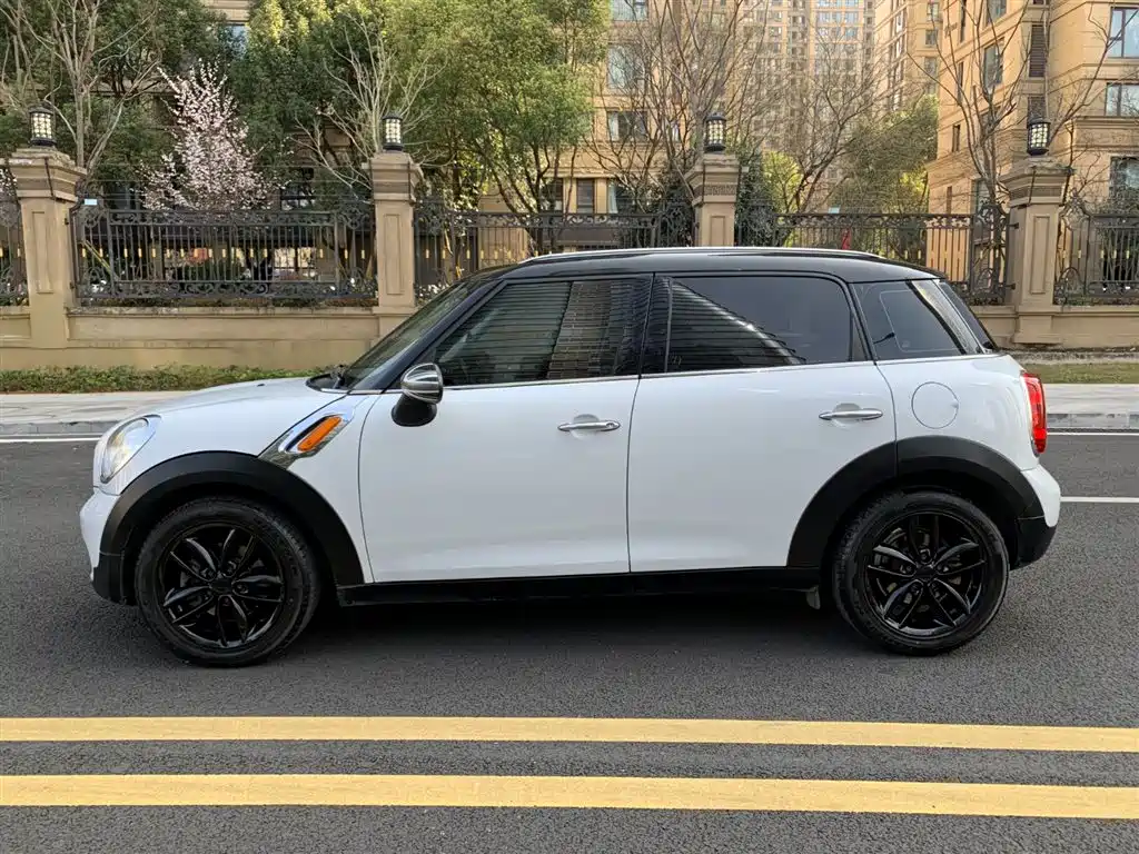 MINI COUNTRYMAN 1.6 L COOPER Fun