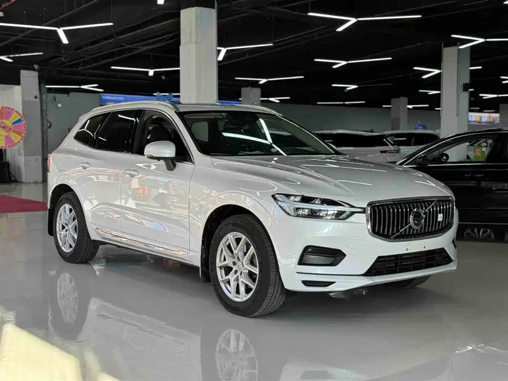 Volvo XC60 T5 4 WD Smart Ease CN-VI
