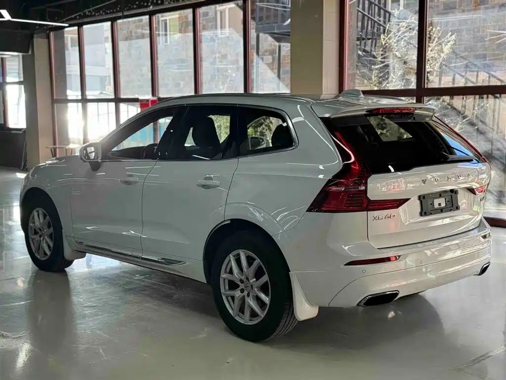 Volvo XC60 T5 4 WD Smart Ease CN-VI