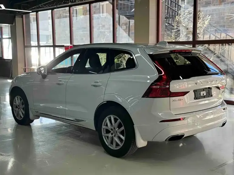 Volvo XC60 T5 4 WD Smart Ease CN-VI