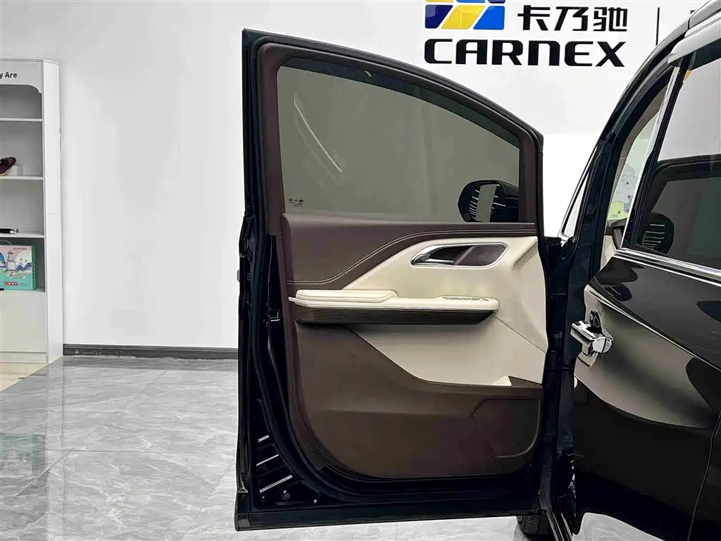 Besturn M9 2.0 T Premium