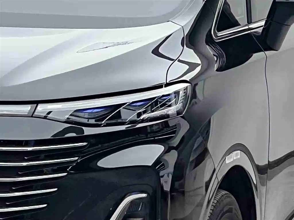 Besturn M9 2.0 T Premium