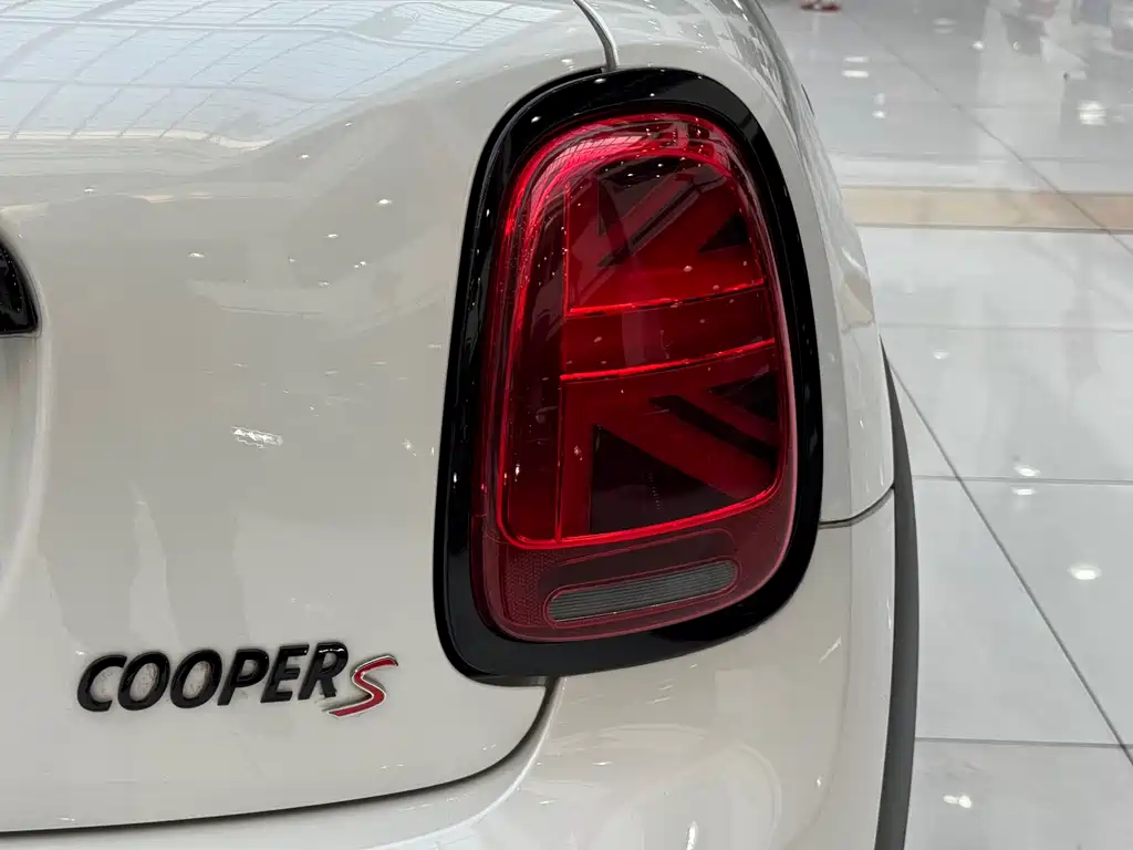 MINI Facelift 2.0 T COOPER S Artist