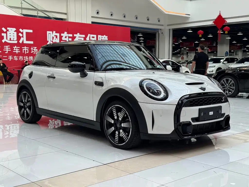 MINI Facelift 2.0 T COOPER S Artist
