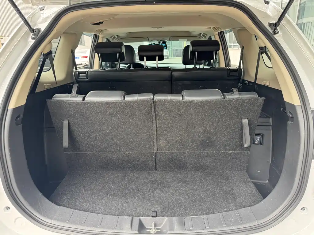Outlander 2.0 L 2 WD Smooth Enjoyment 7-seat