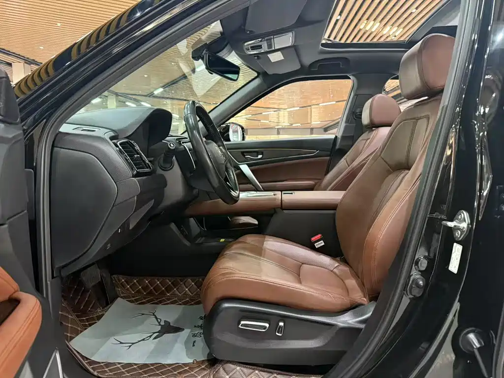 Honda UR-V 370 TURBO 4 WD Premium