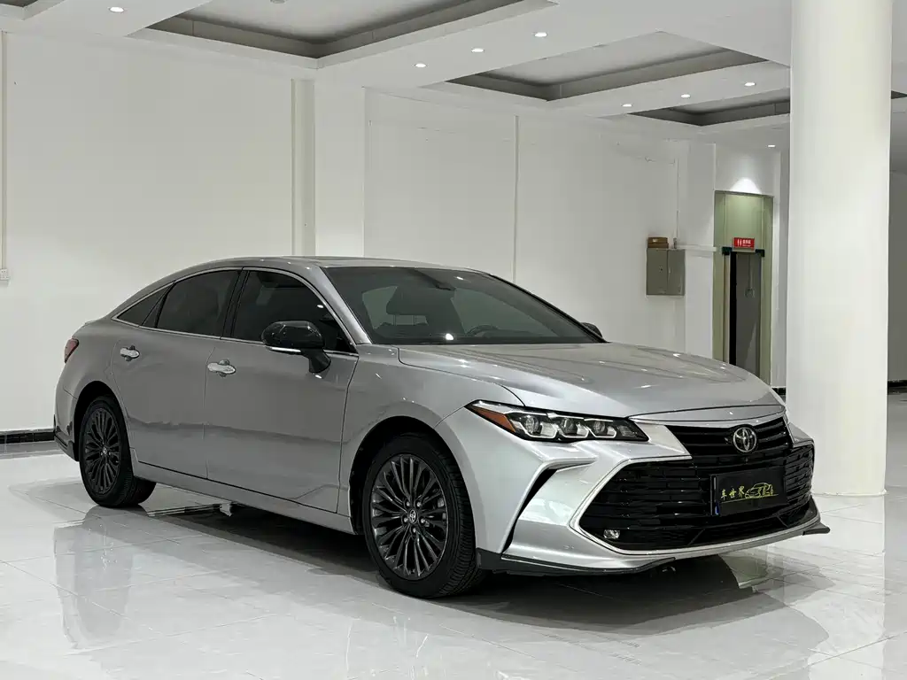 Avalon 2.5 L Touring Distinguished SPORT