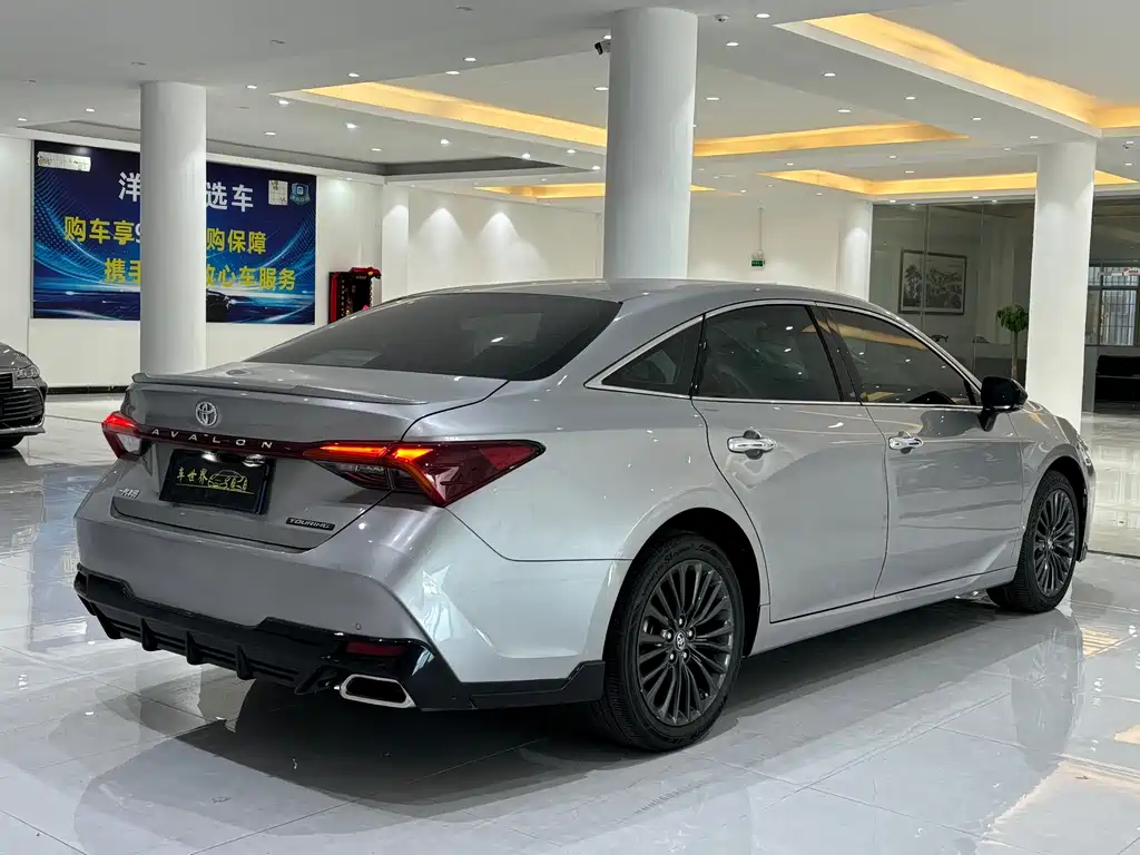 Avalon 2.5 L Touring Distinguished SPORT