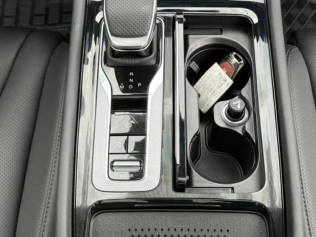 Hongqi H5 2.0 T Auto Flagship Smooth