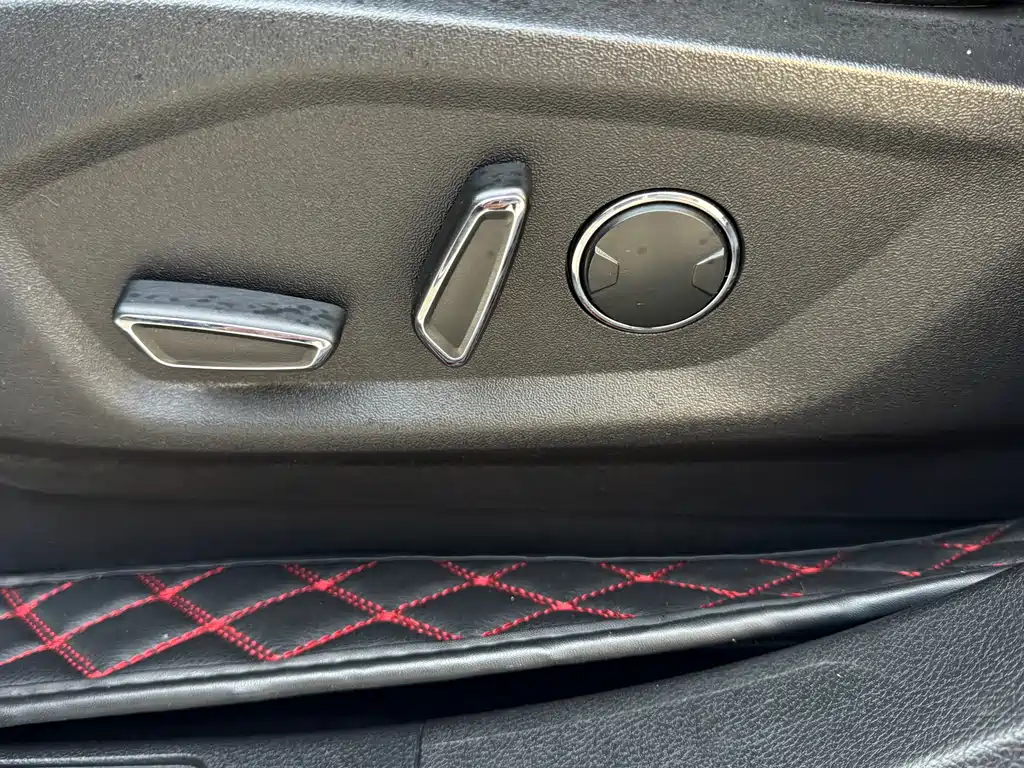 Edge EcoBoost 245 4 WD Grand Sharp 7-seat