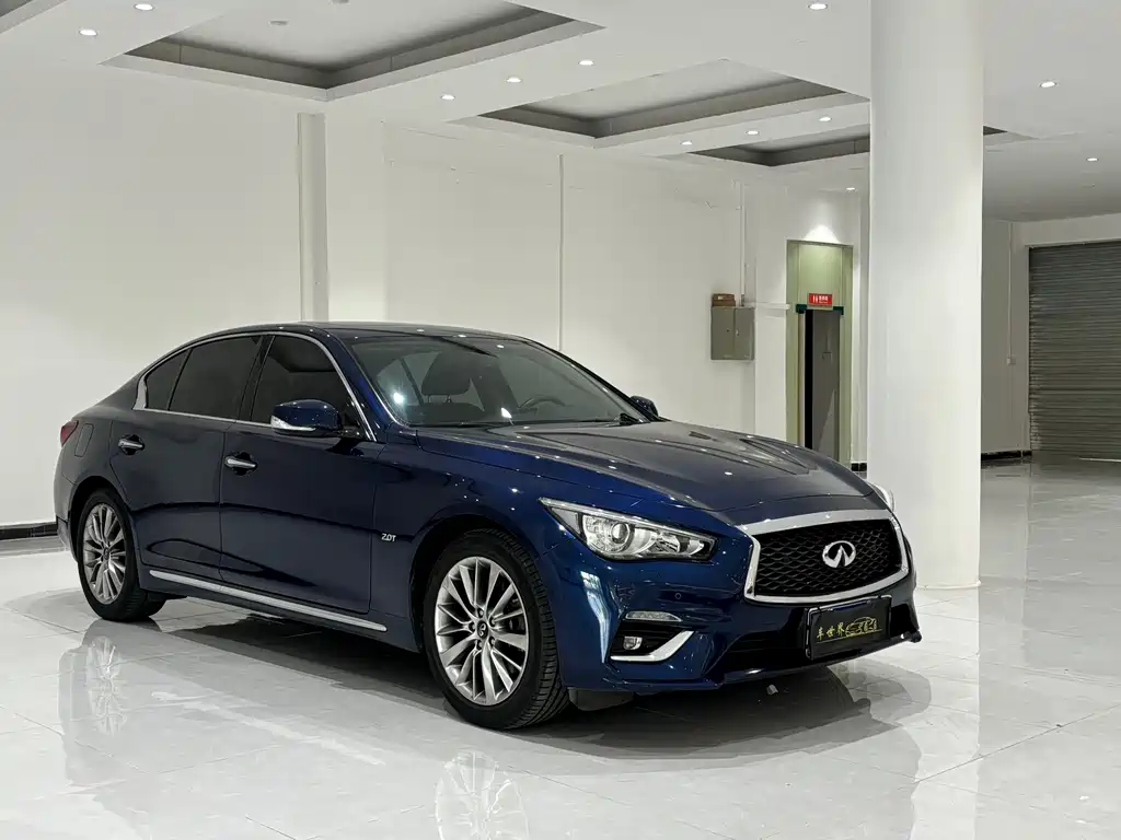 Infiniti Q50 L 2.0 T Comfort Enjoyment CN-VI