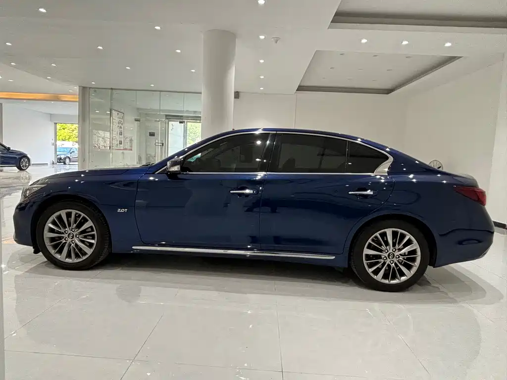 Infiniti Q50 L 2.0 T Comfort Enjoyment CN-VI