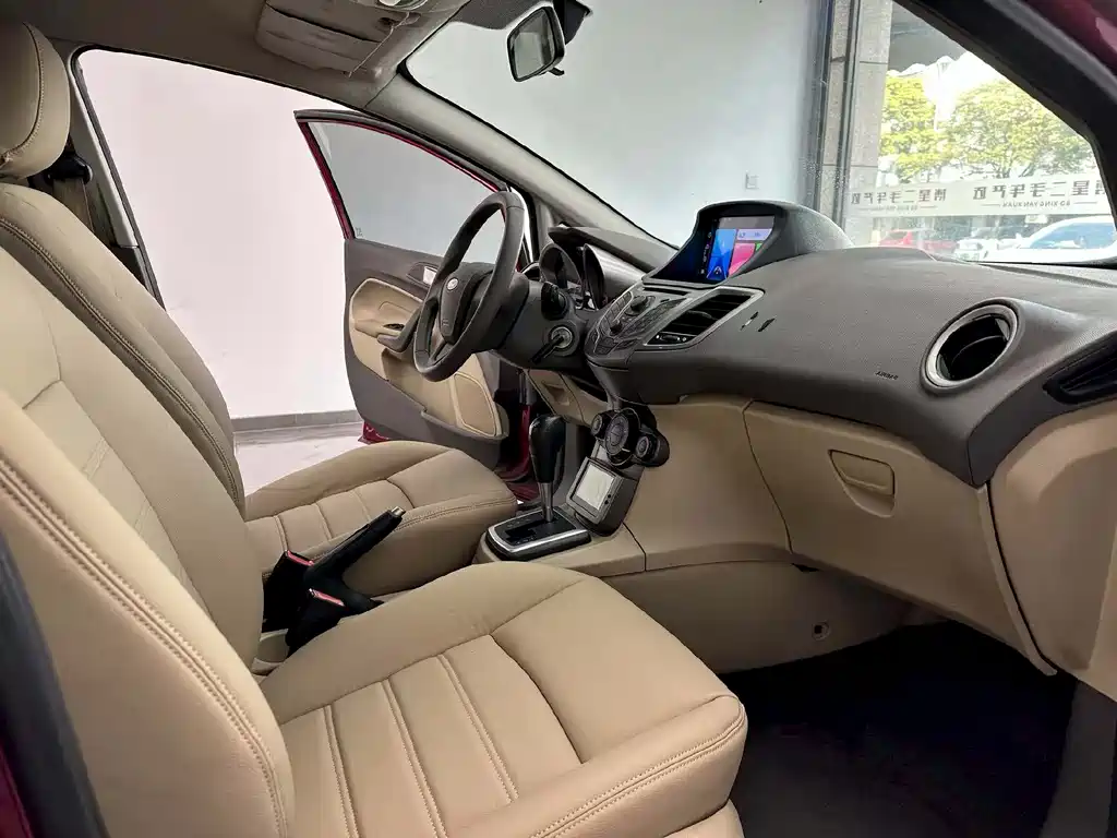 Fiesta Hatchback 1.5 L Auto Fashion