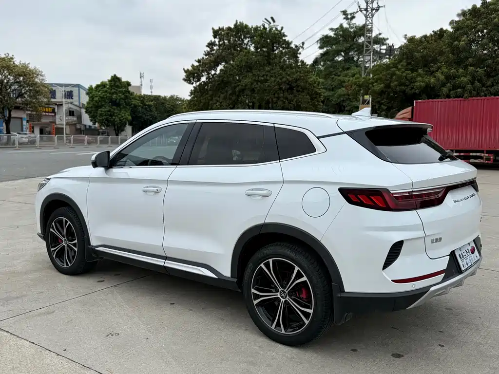 Song PLUS 1.5 T Auto Distinguished