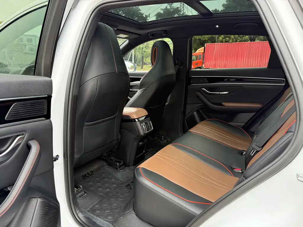 Song PLUS 1.5 T Auto Distinguished