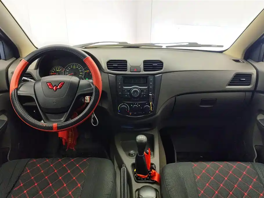 Wuling Hongguang 1.2 L S Basic CN-VI LSI