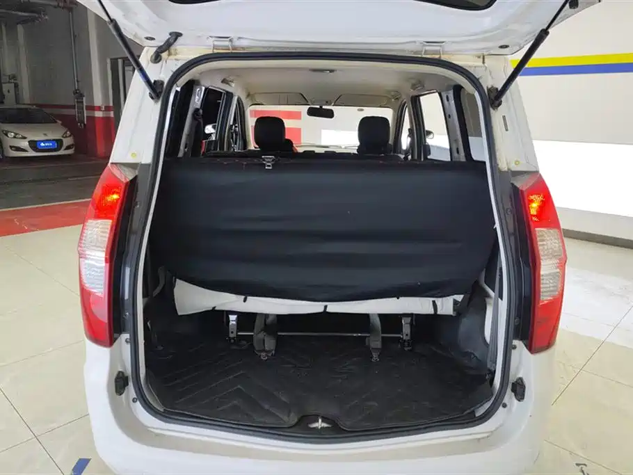 Wuling Hongguang 1.2 L S Basic CN-VI LSI