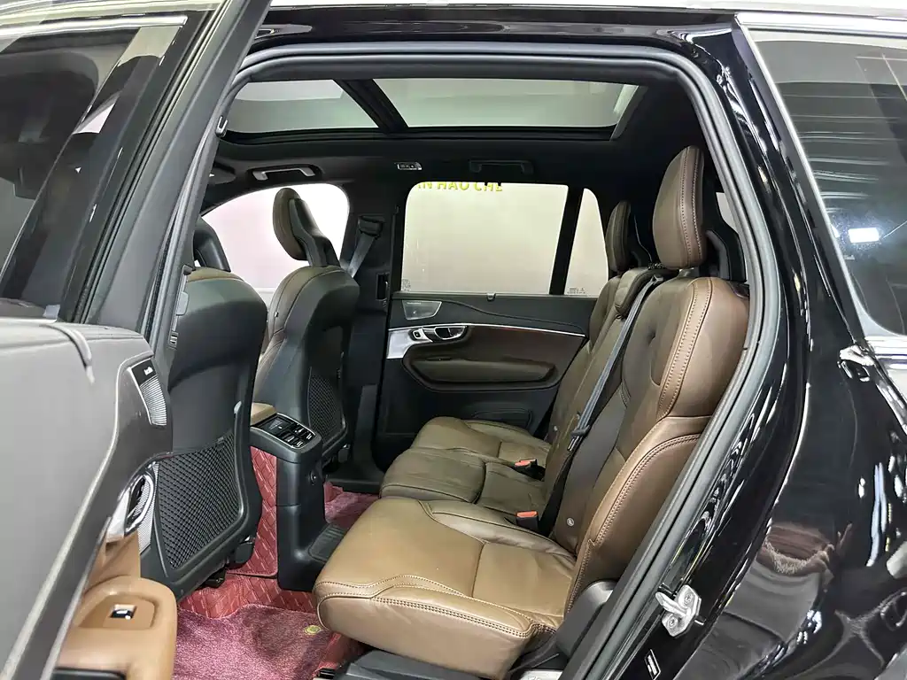 Volvo XC90 PHEV E Drive Hybrid T8 Smart Supreme Luxury 7-seat
