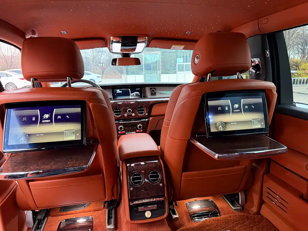 Phantom 6.7 T LWB Range