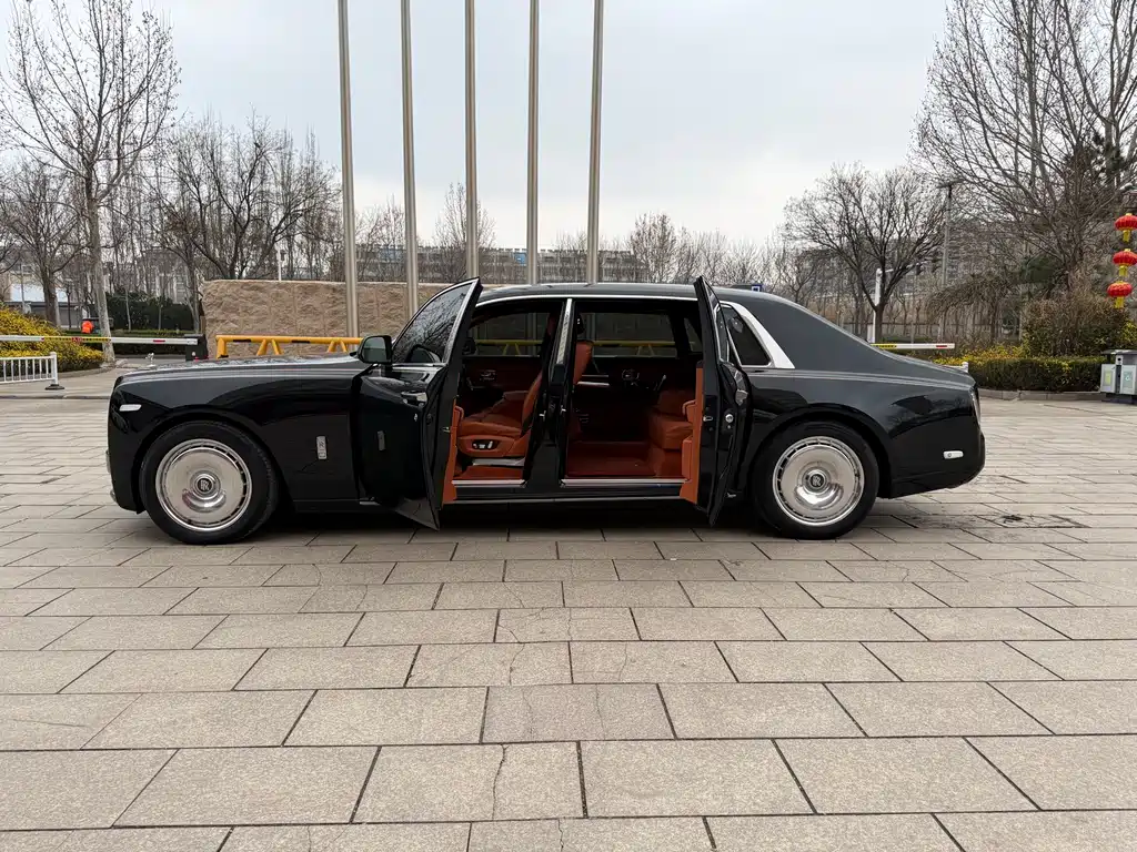 Phantom 6.7 T LWB Range