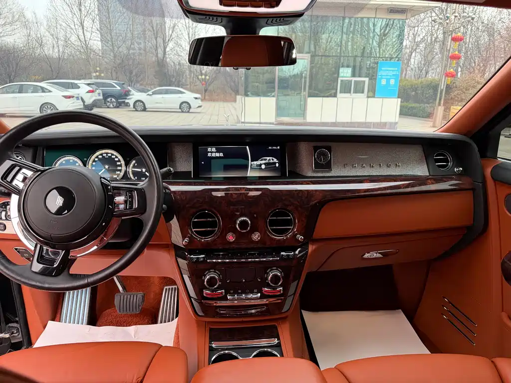 Phantom 6.7 T LWB Range
