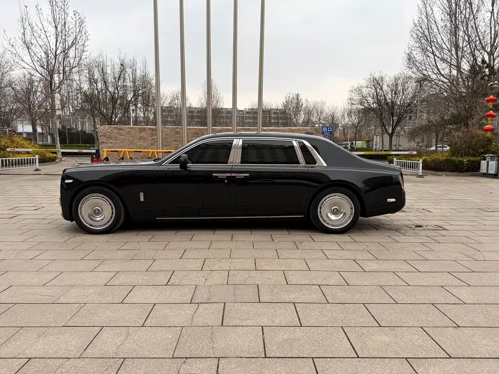 Phantom 6.7 T LWB Range