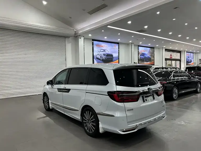Honda Elysion 2.0 L e:HEV Supreme