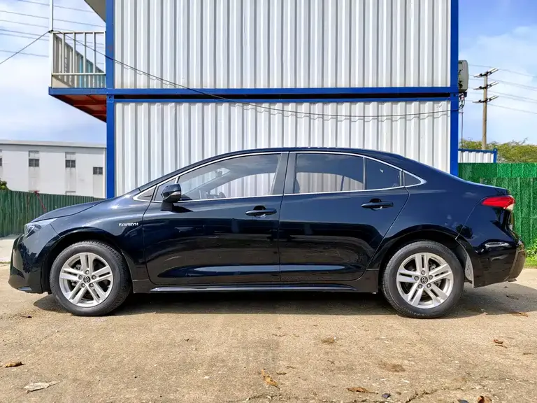 Toyota Levin Dual Engine 1.8 H E-CVT Luxury CN-V