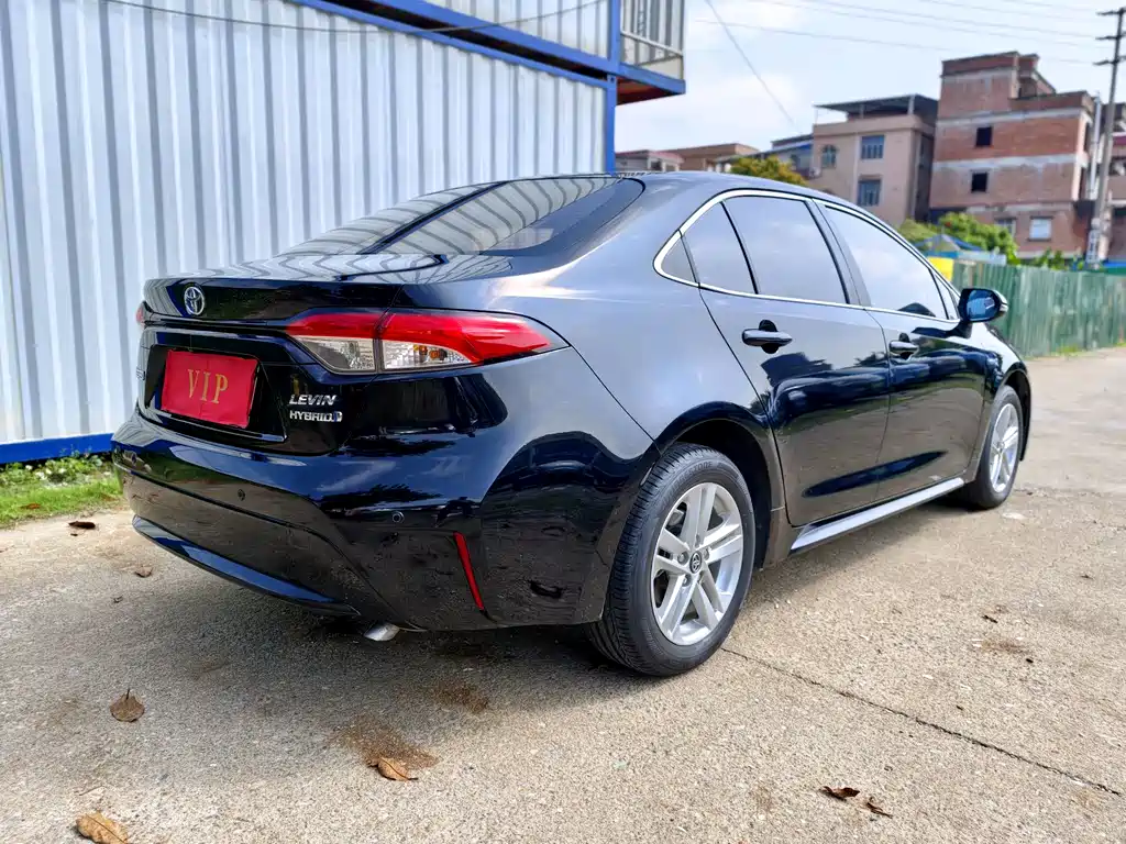 Levin Dual Engine 1.8 H E-CVT Luxury CN-V